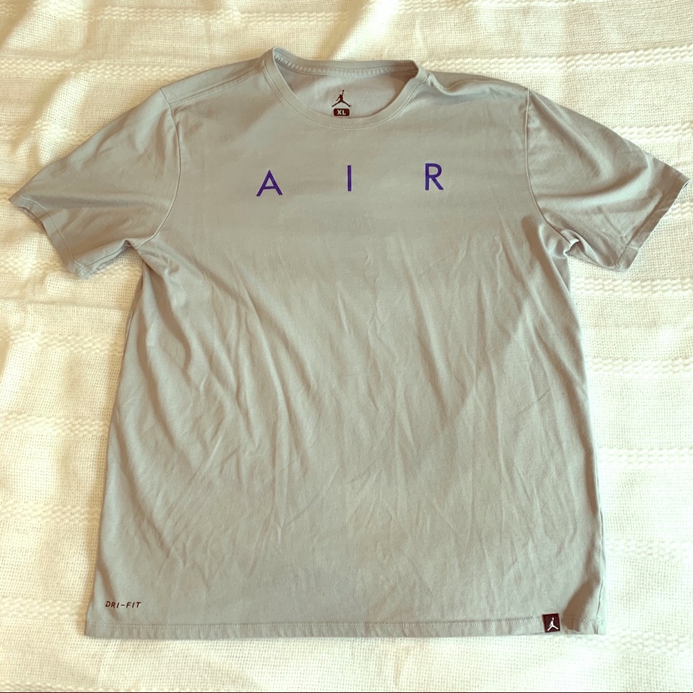 AIR JORDAN light gray shirt size xl